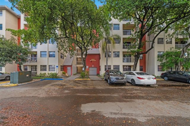 8120 Geneva Ct 148, Doral, FL 33166