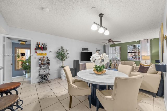 8120 Geneva Ct 148, Doral, FL 33166