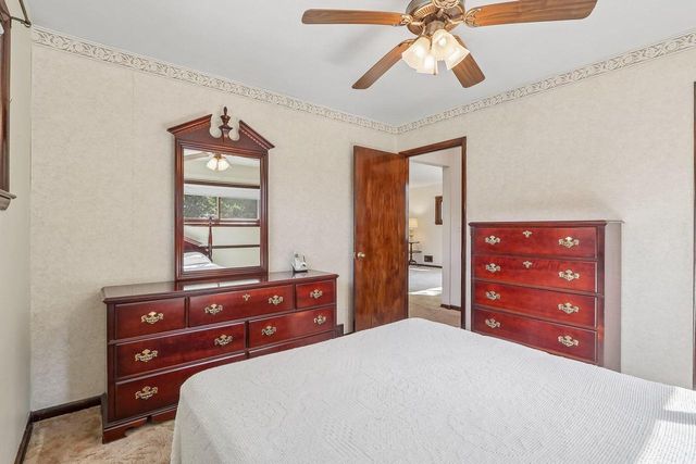 4554 S 48th STREET, Greenfield, WI 53220