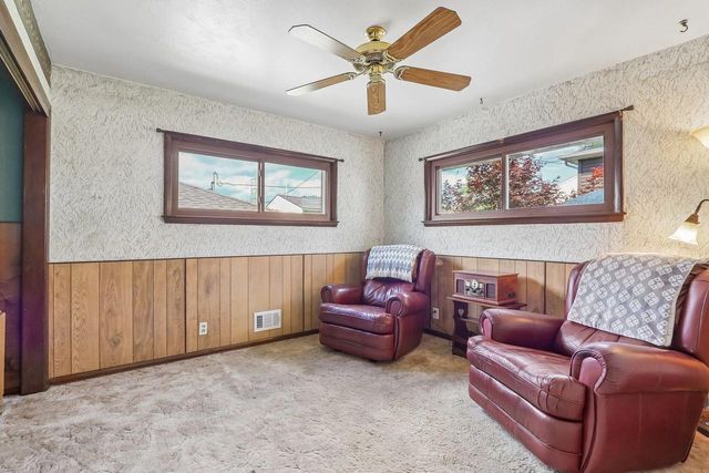4554 S 48th STREET, Greenfield, WI 53220