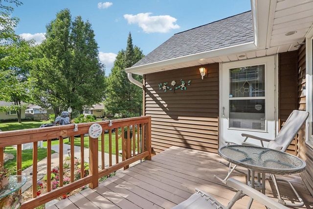4554 S 48th STREET, Greenfield, WI 53220