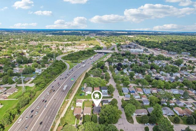 4554 S 48th STREET, Greenfield, WI 53220