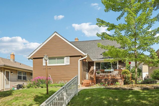 4554 S 48th STREET, Greenfield, WI 53220