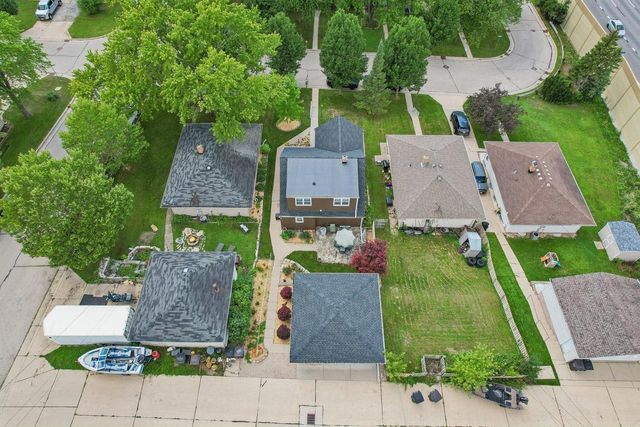 4554 S 48th STREET, Greenfield, WI 53220