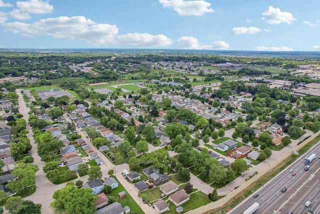 4554 S 48th STREET, Greenfield, WI 53220