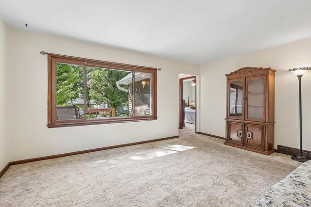 4554 S 48th STREET, Greenfield, WI 53220