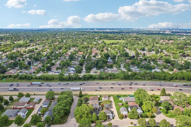 4554 S 48th STREET, Greenfield, WI 53220