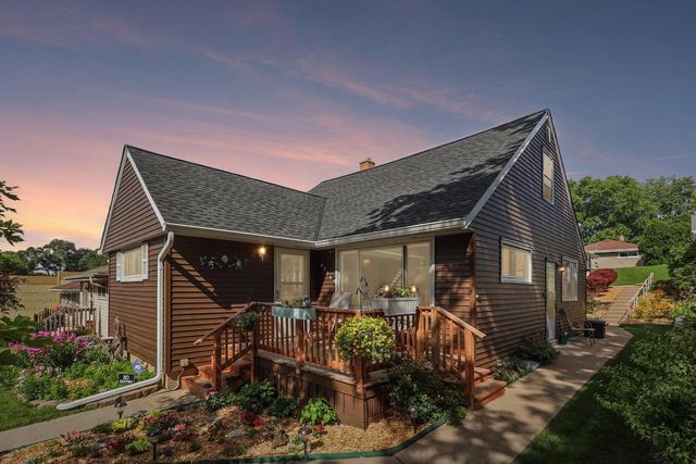4554 S 48th STREET, Greenfield, WI 53220