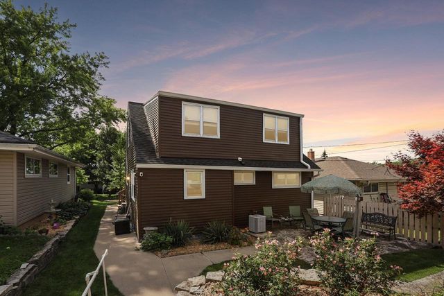 4554 S 48th STREET, Greenfield, WI 53220
