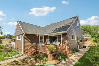 4554 S 48th STREET, Greenfield, WI 53220