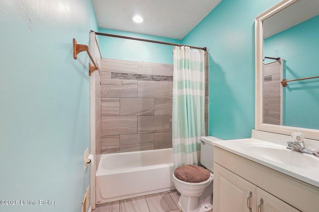 242 Kimberly Dr, Mt Washington, KY 40047