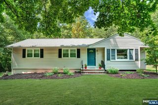 31 Fieldstone Drive, Ringwood, NJ 07456