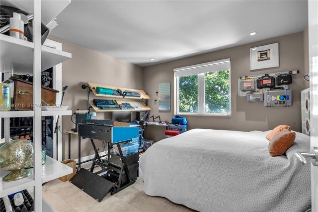 140 Hampton Ln, Key Biscayne, FL 33149