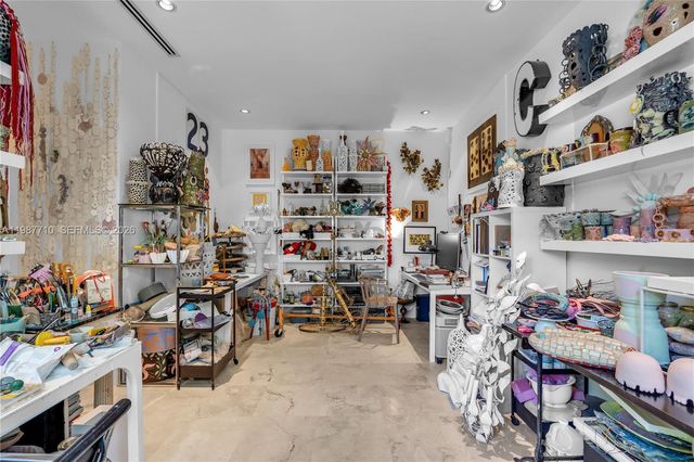 140 Hampton Ln, Key Biscayne, FL 33149