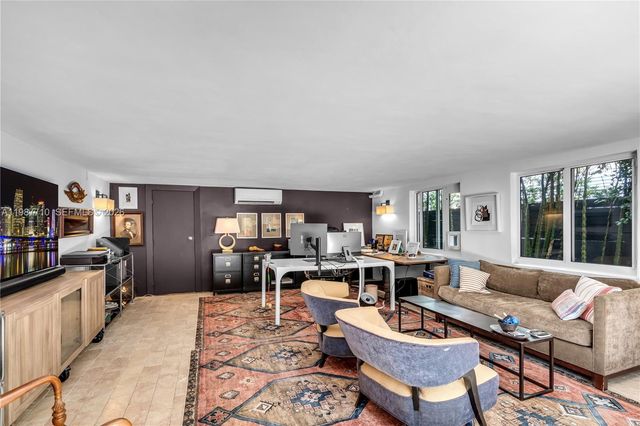 140 Hampton Ln, Key Biscayne, FL 33149