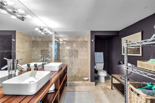 140 Hampton Ln, Key Biscayne, FL 33149