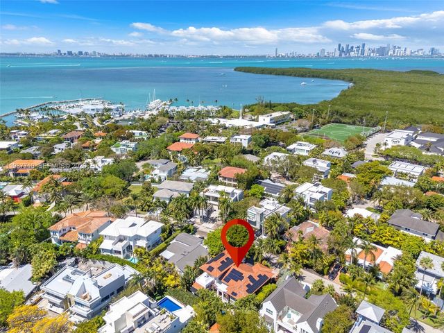 140 Hampton Ln, Key Biscayne, FL 33149