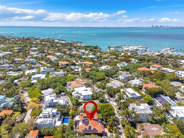 140 Hampton Ln, Key Biscayne, FL 33149
