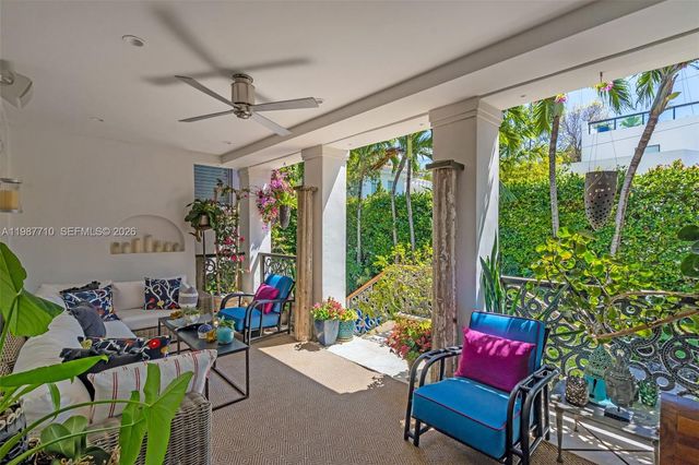 140 Hampton Ln, Key Biscayne, FL 33149