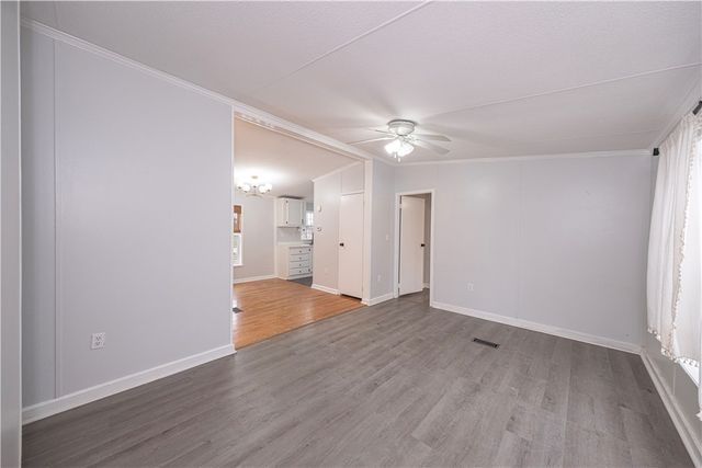 111 Leopard Rd, Connoquenessing Twp, PA 16033