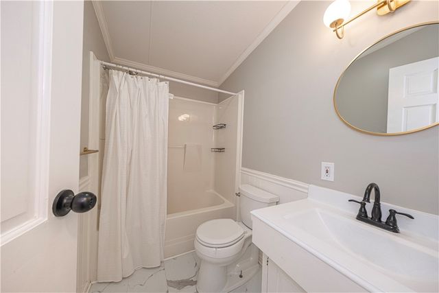 111 Leopard Rd, Connoquenessing Twp, PA 16033