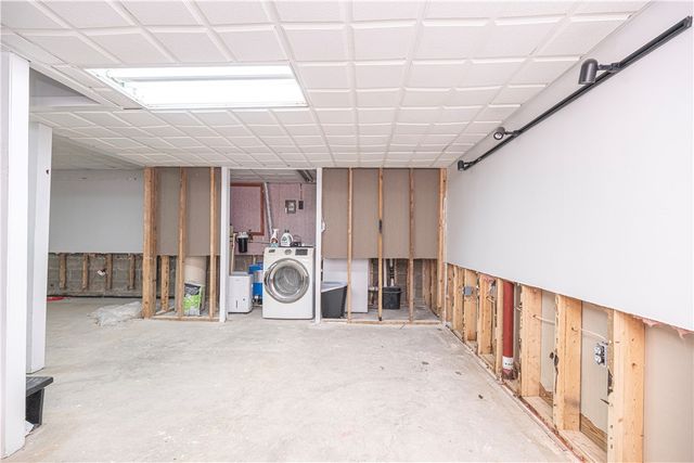 111 Leopard Rd, Connoquenessing Twp, PA 16033