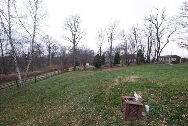 111 Leopard Rd, Connoquenessing Twp, PA 16033