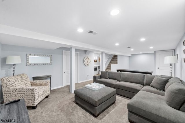 19 Boonton St, Dover Town, NJ 07801