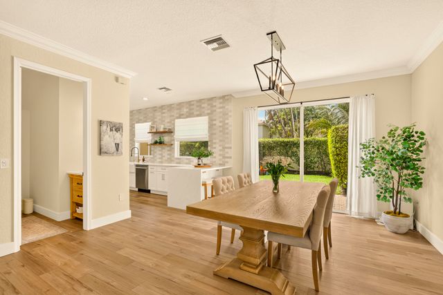 7630 Topiary Avenue, Boynton Beach, FL 33437