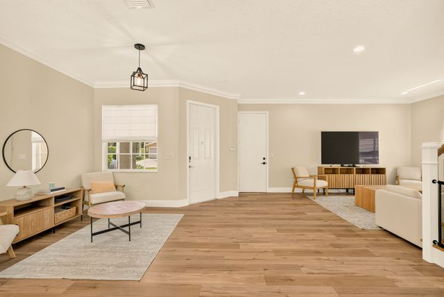 7630 Topiary Avenue, Boynton Beach, FL 33437