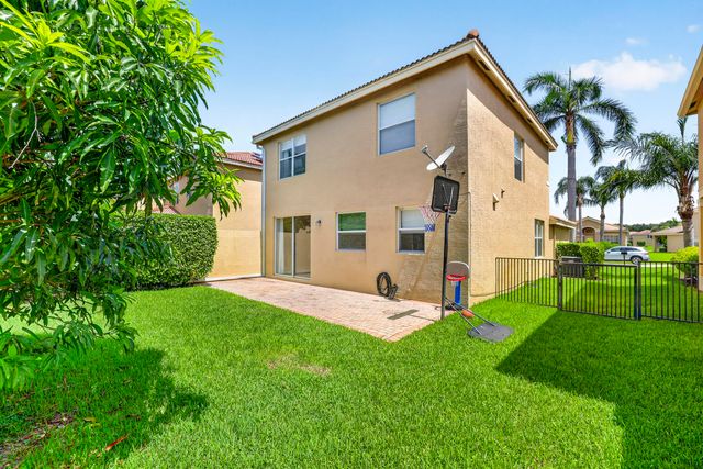 7630 Topiary Avenue, Boynton Beach, FL 33437