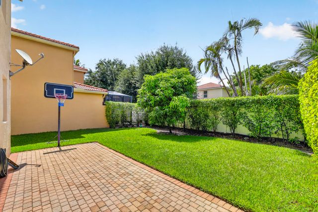 7630 Topiary Avenue, Boynton Beach, FL 33437