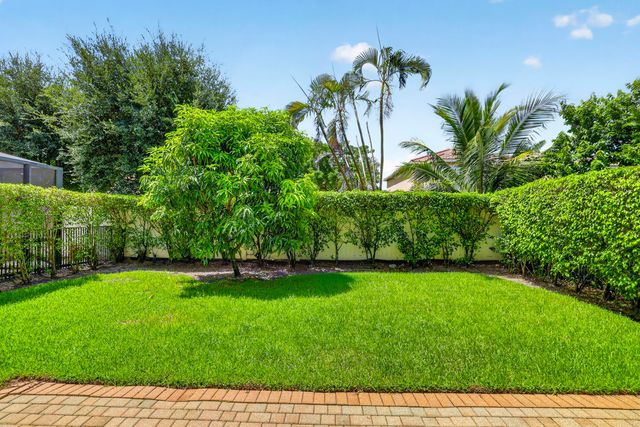 7630 Topiary Avenue, Boynton Beach, FL 33437