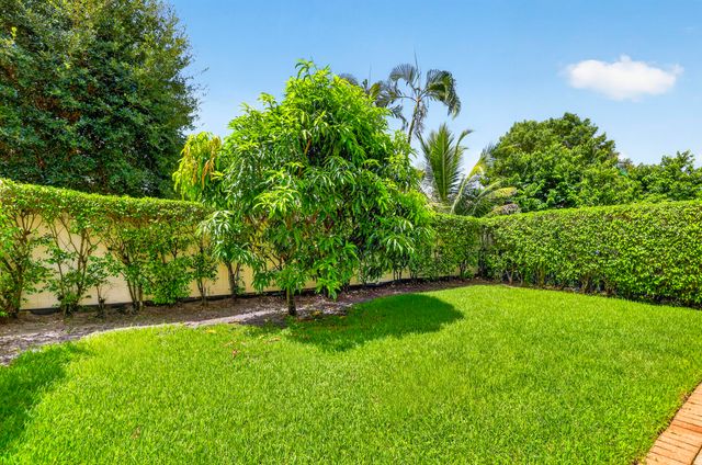 7630 Topiary Avenue, Boynton Beach, FL 33437