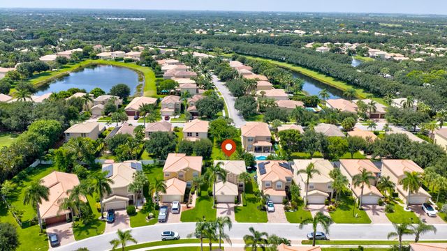 7630 Topiary Avenue, Boynton Beach, FL 33437