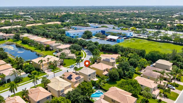 7630 Topiary Avenue, Boynton Beach, FL 33437