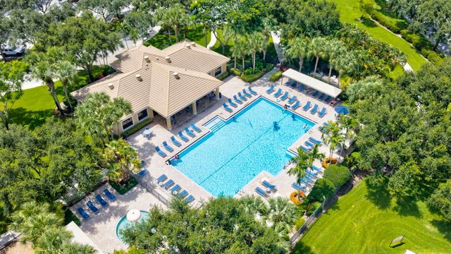 7630 Topiary Avenue, Boynton Beach, FL 33437
