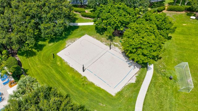 7630 Topiary Avenue, Boynton Beach, FL 33437