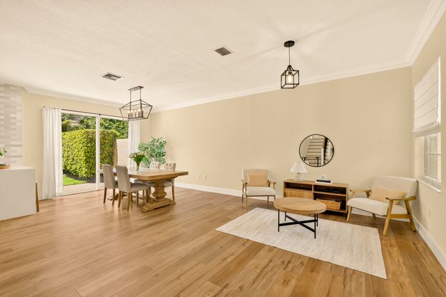 7630 Topiary Avenue, Boynton Beach, FL 33437