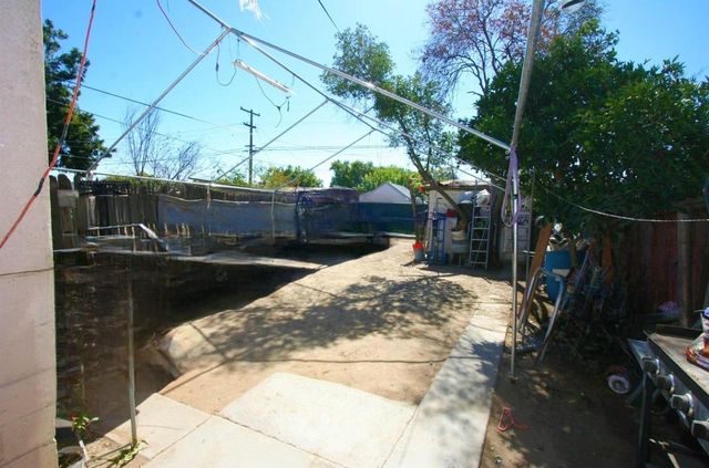 3528 E Lowe Avenue, Fresno, CA 93702