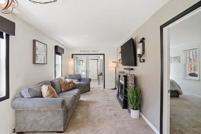 299 Clarke Road Ext, Sturbridge, MA 01518