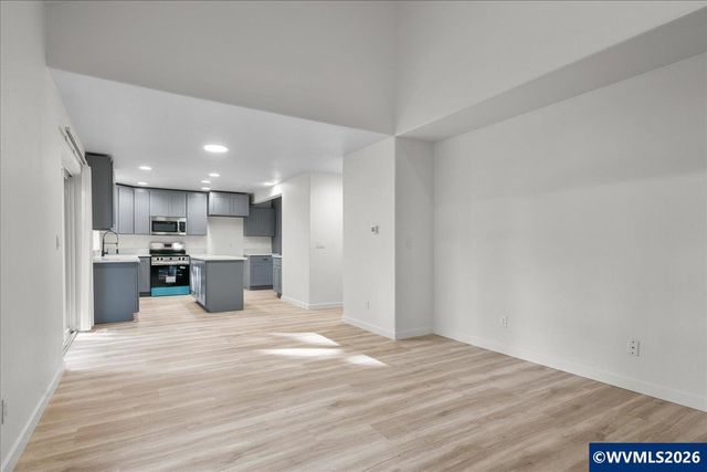 1196 Coventry Ct NW, Salem, OR 97304