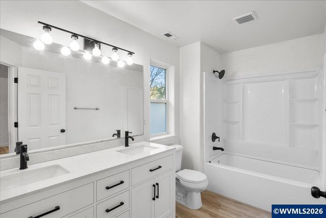 1196 Coventry Ct NW, Salem, OR 97304