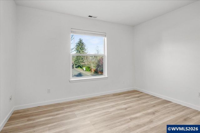 1196 Coventry Ct NW, Salem, OR 97304