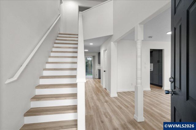 1196 Coventry Ct NW, Salem, OR 97304