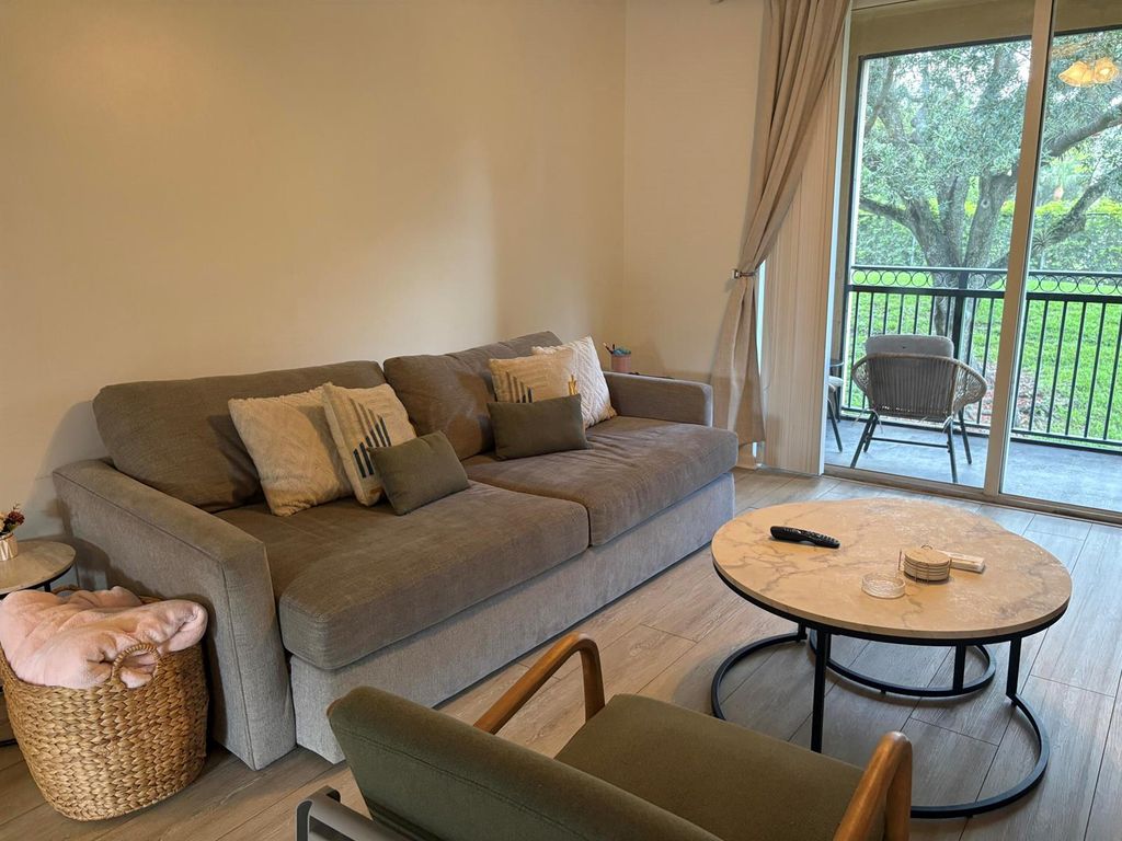 11790 Saint Andrews Place 207, Wellington, FL 33414