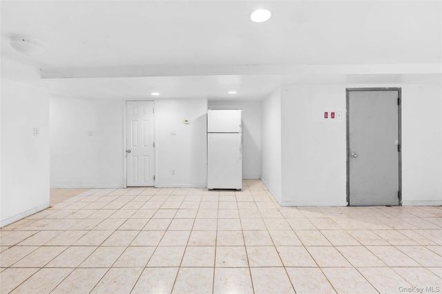 2535 Bayside Lane, Flushing, NY 11358