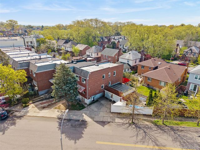 2535 Bayside Lane, Flushing, NY 11358