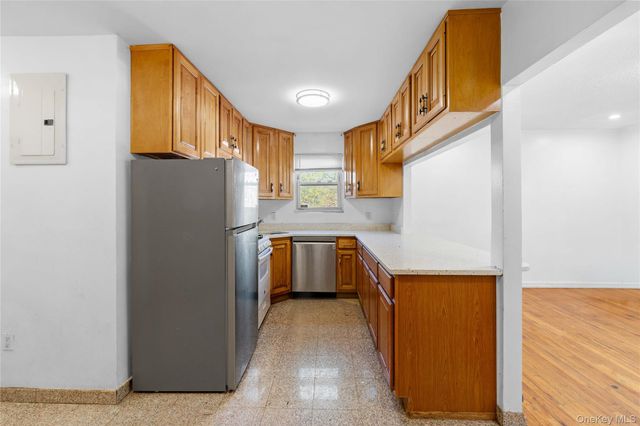2535 Bayside Lane, Flushing, NY 11358