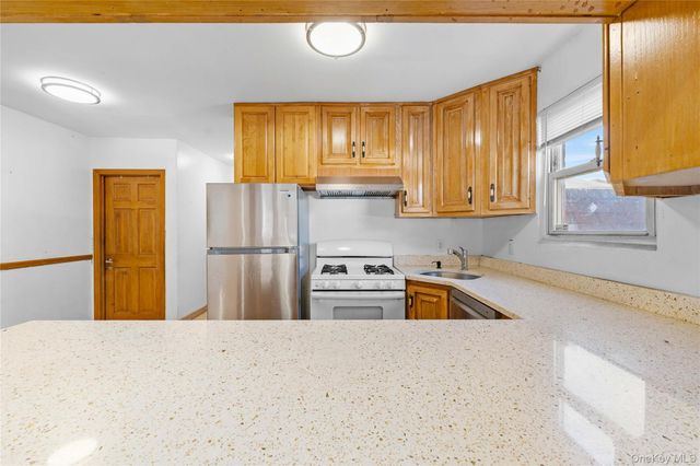 2535 Bayside Lane, Flushing, NY 11358